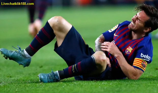 Messi Mengalami Cedera Tangan Kanan